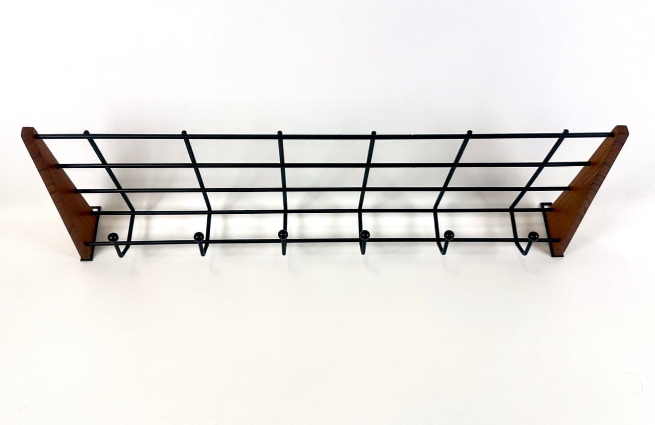 Wieszak ścienny String, teak brązowy, metal czarny, Niemcy, lata 60. - 150095