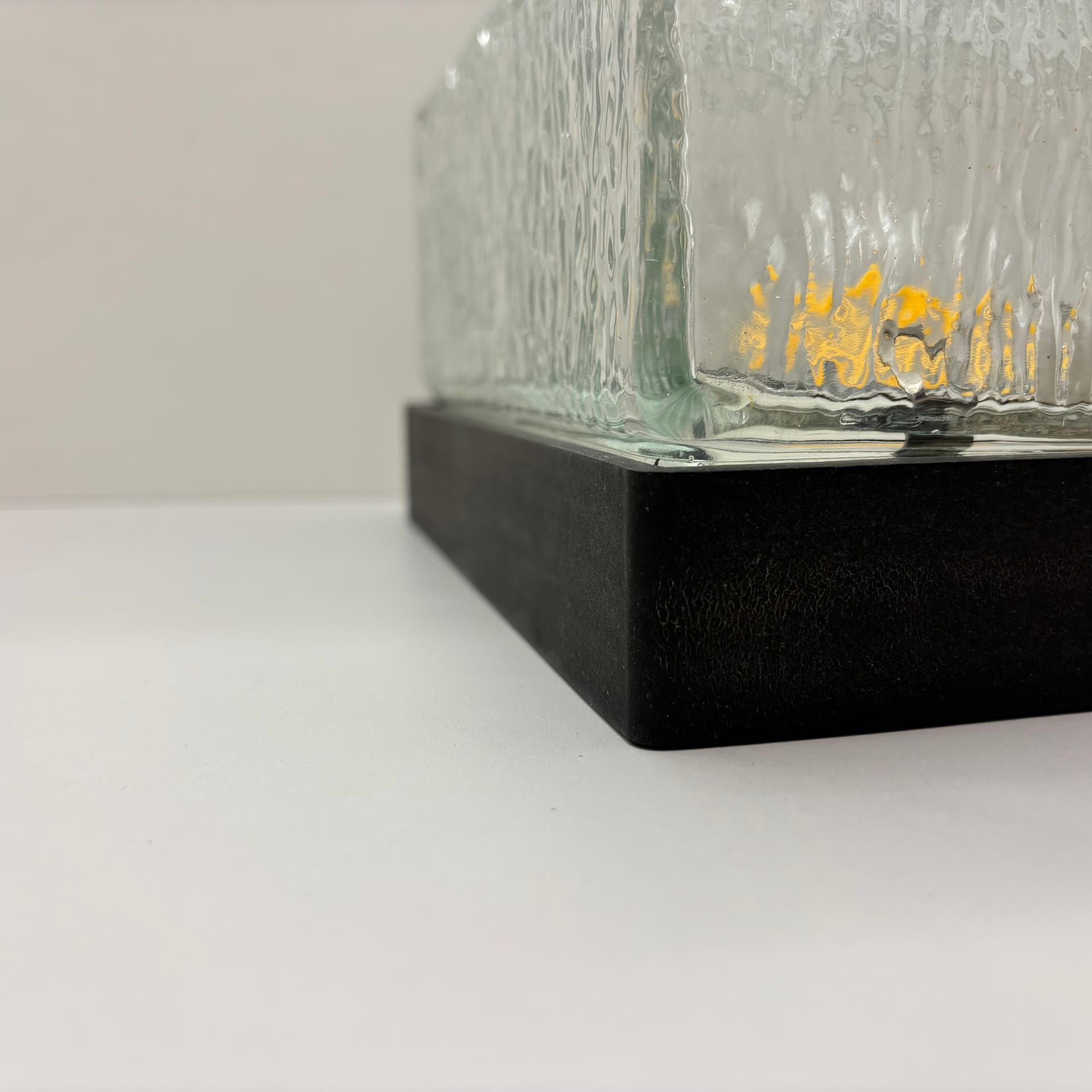 Kinkiet, transparentne szkło, bakelit czarny, ERCO, Niemcy, lata 70. - 131842