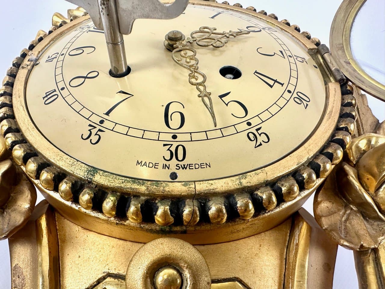 Zegar ścienny Rococo, złoty, drewno, Szwecja, lata 60. - 150237