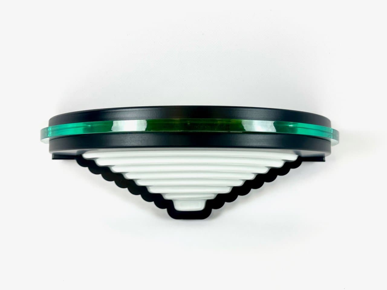 Kinkiet Cister, postmodernizm, metal czarny, akryl biały i zielony, Ikea, Szwecja, lata 80. - 150260