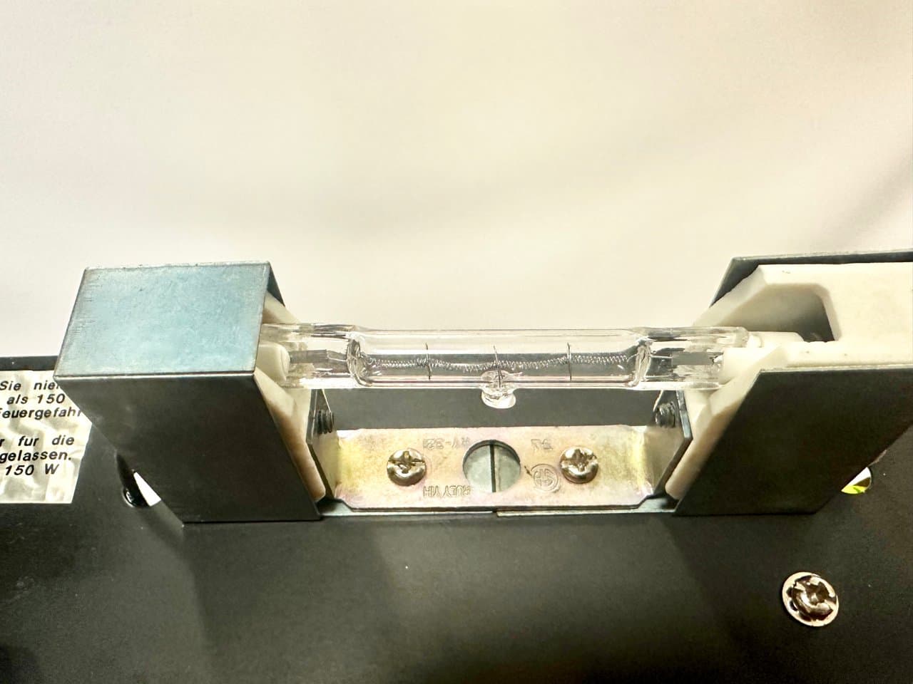 Kinkiet Cister, postmodernizm, metal czarny, akryl biały i zielony, Ikea, Szwecja, lata 80. - 150269