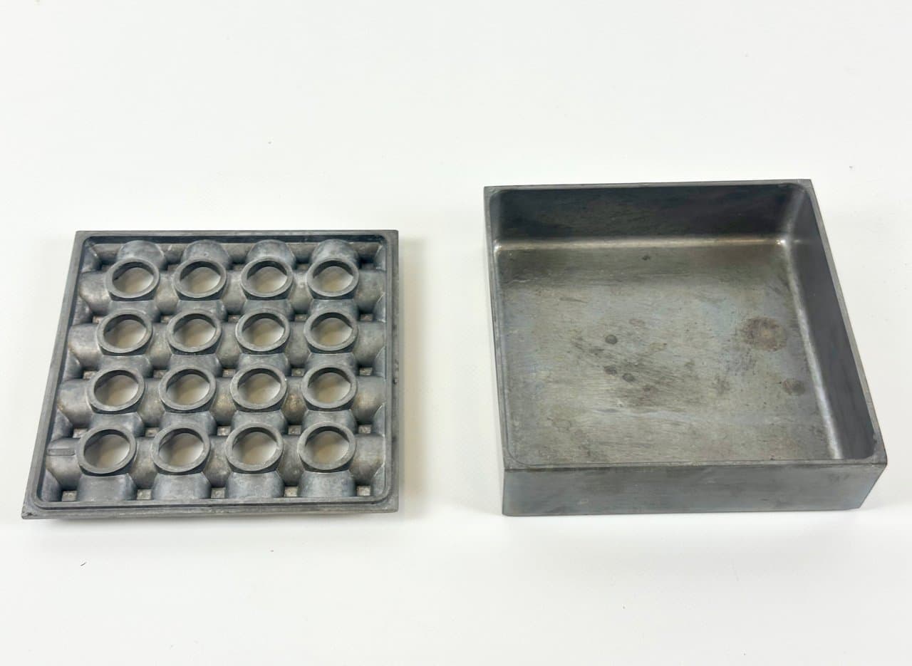 Popielniczka Ultima 15, srebrny, aluminium, proj. H. Bäckström, B. Ljungberg, Dania, lata 60. - 150277