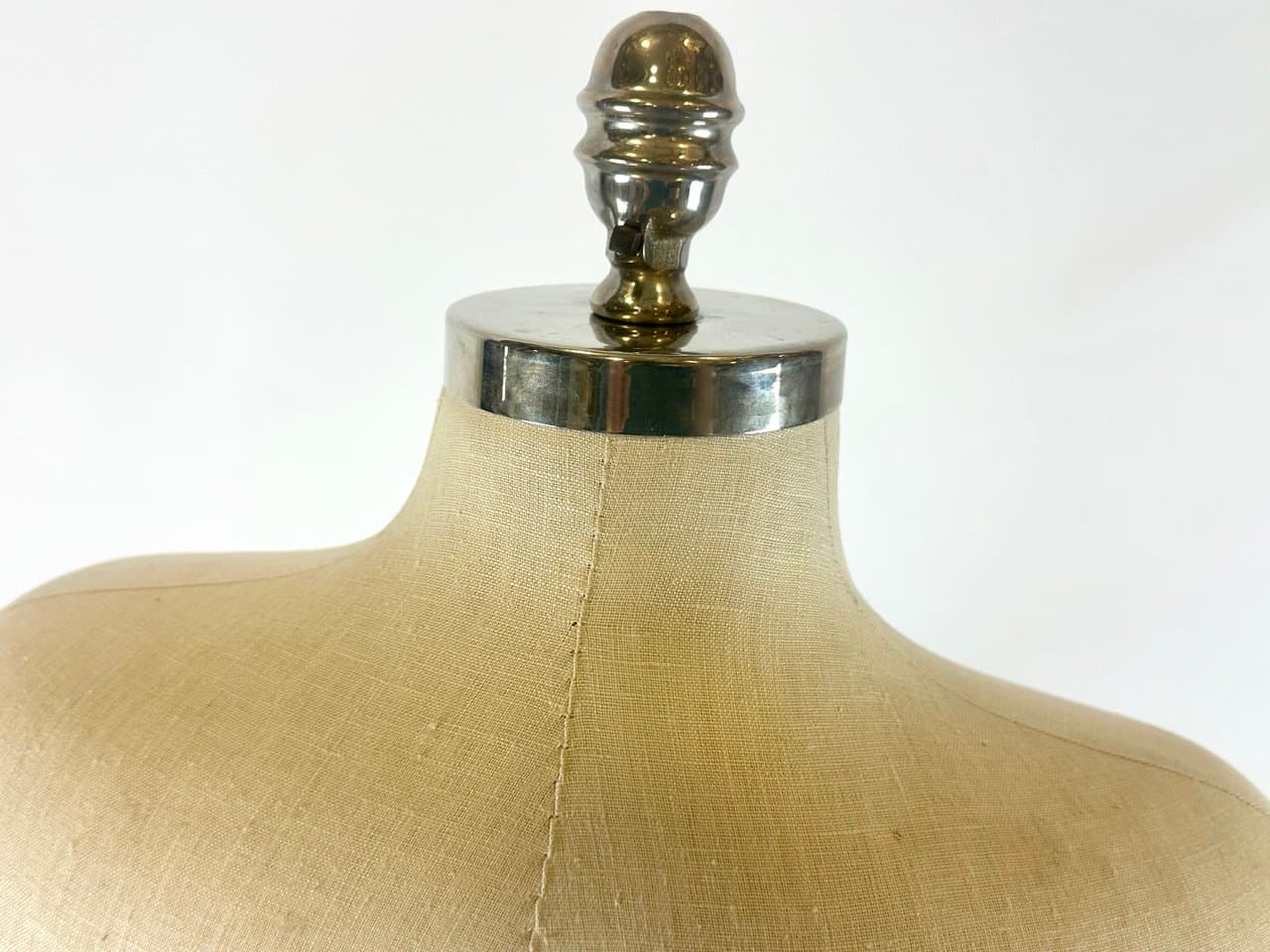 Manekin krawiecki mid-century, len beżowy, metal, plastik, Szwecja, lata 60. - 150362