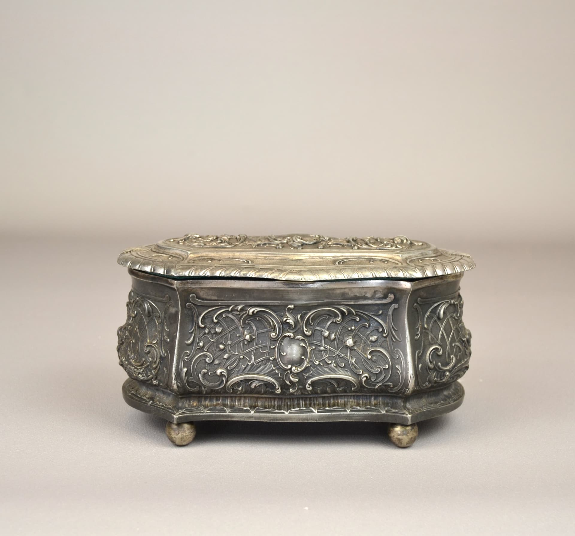 Decorative Box Rococo, silver metal, WMF, Germany, 19th c. - 1080