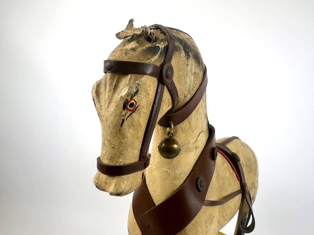 Figurka konia na kółkach, beżowy, drewno, początek XX w. - 150791