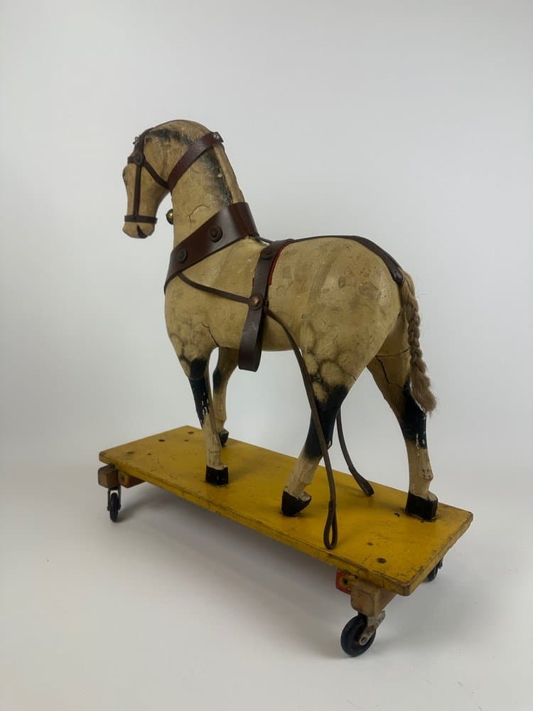 Figurka konia na kółkach, beżowy, drewno, początek XX w. - 150781