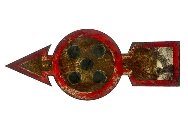 Znak drogowy wojskowy, czerwony, żeliwo, Niemcy, lata 40. - WYMIARY