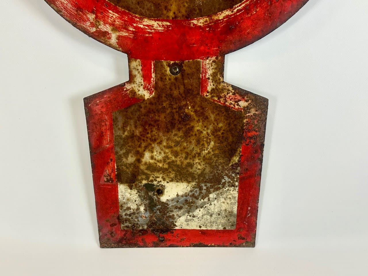 Znak drogowy wojskowy, czerwony, żeliwo, Niemcy, lata 40. - 150945