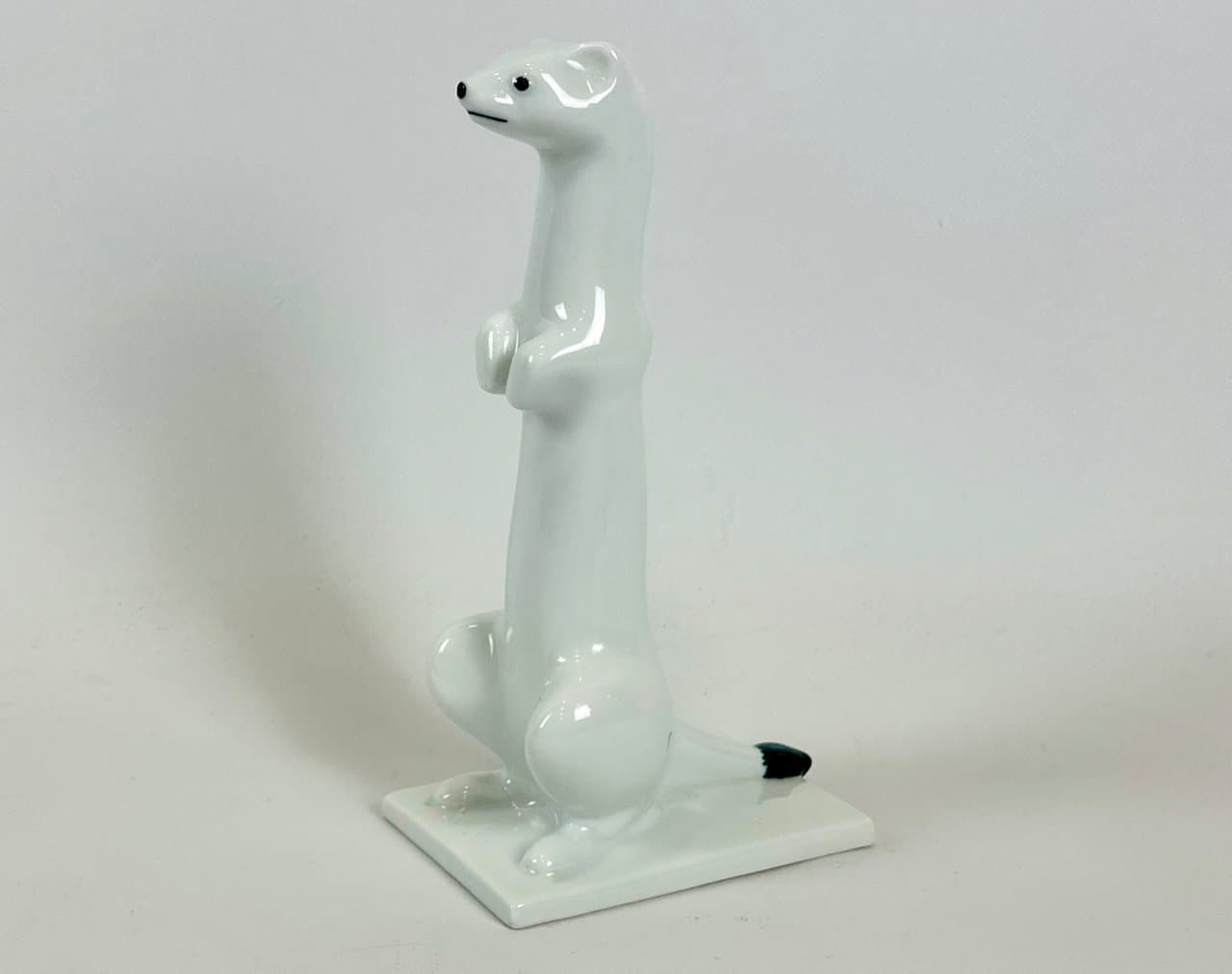 Figurka gronostaja, biały, porcelana, proj. T. Vaa, Porsgrund, Norwegia, lata 60. - 151134