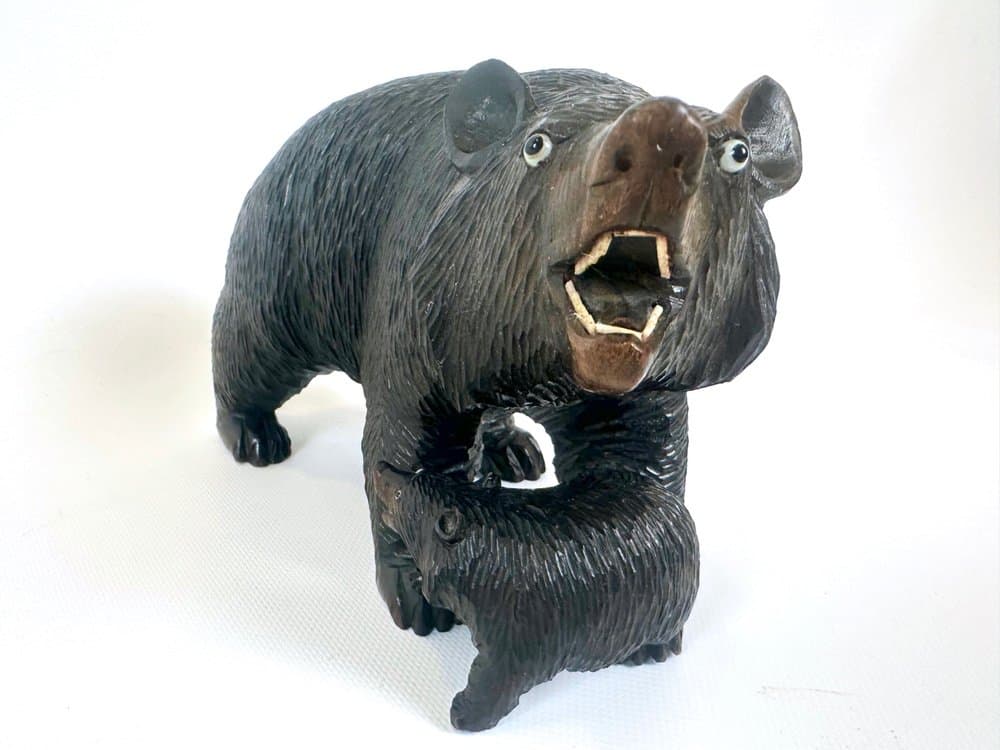 Figurka Ainu Niedźwiedzica z Młodym, brązowy, orzech, Japonia, początek XX w. - 151243