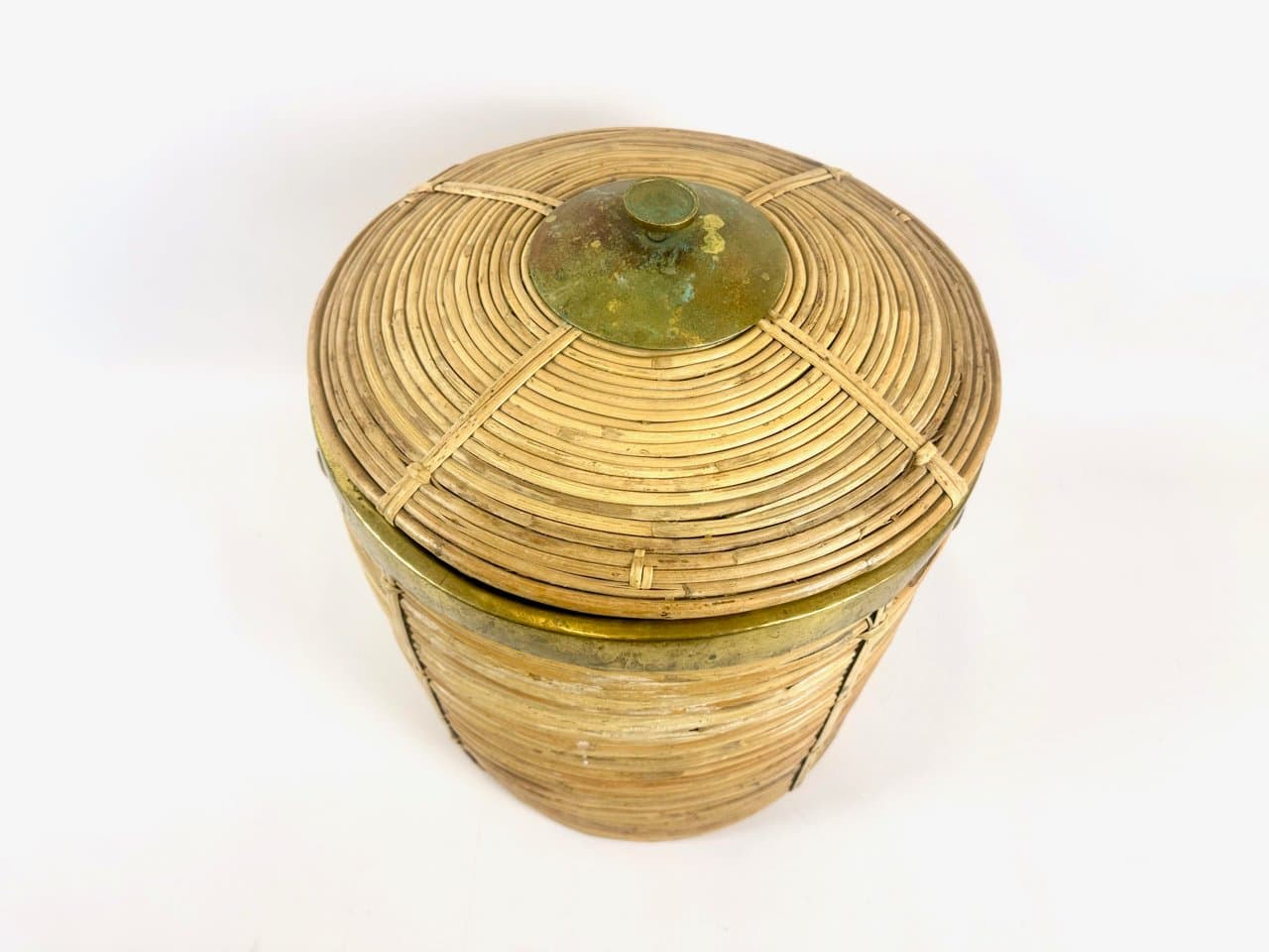 Kosz mid-century, beżowy, bambus, mosiądz, Włochy, lata 50. - 151278