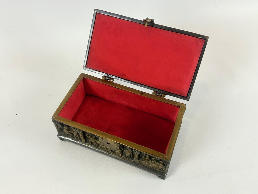 Jewelry Box, Gothic Revival, golden, bronze, 19th c. - 151455