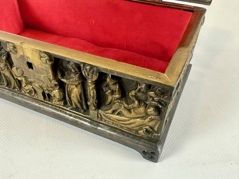 Jewelry Box, Gothic Revival, golden, bronze, 19th c. - 151454