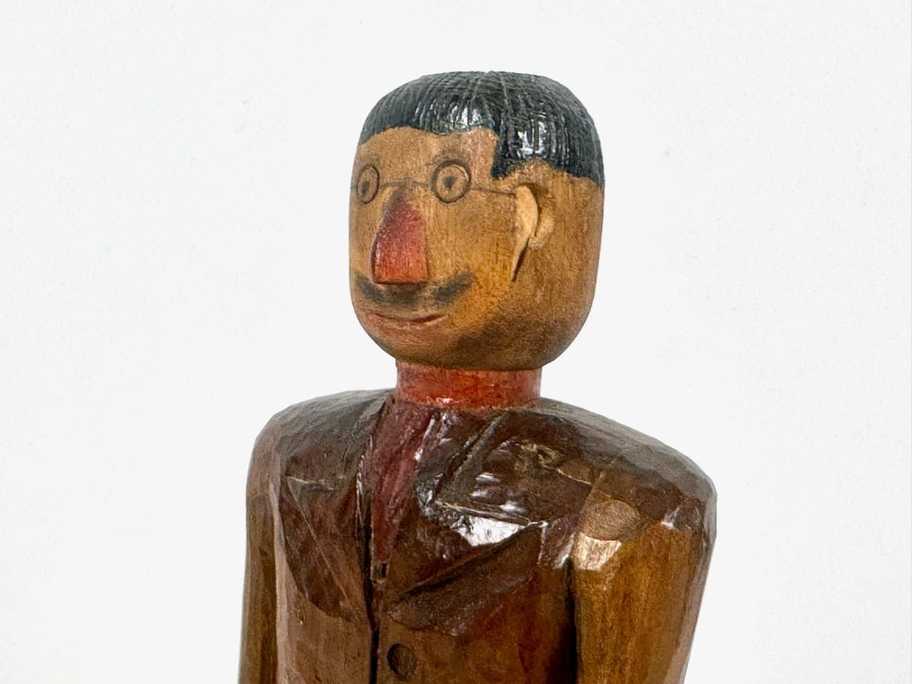 Figura mężczyzny z kapeluszem, brązowy, drewno, Szwecja, lata 10. - 151492