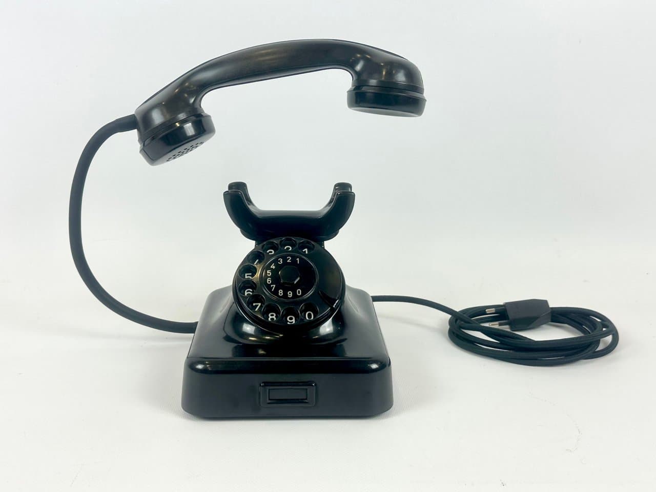 Table lamp, Art Deco, black Bakelite, Germany, 1930s. - 151515