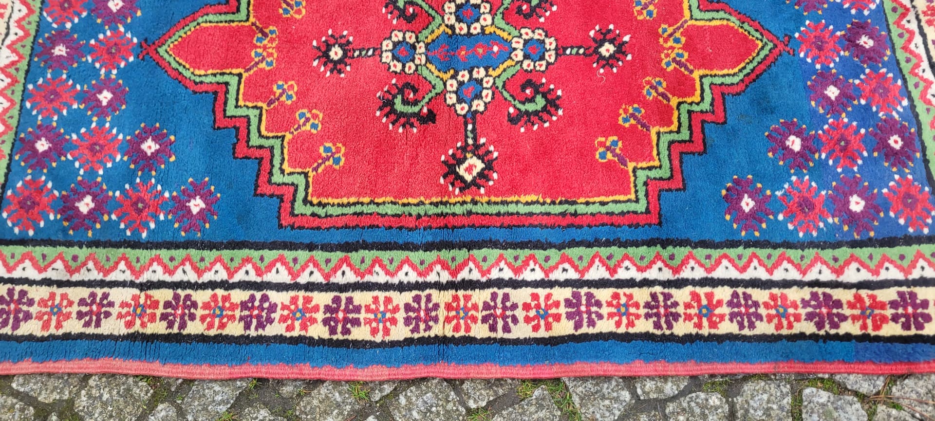 Dywan tunezyjski, czerwony 150x85cm, wełna, Tunezja, lata 60. - 134777