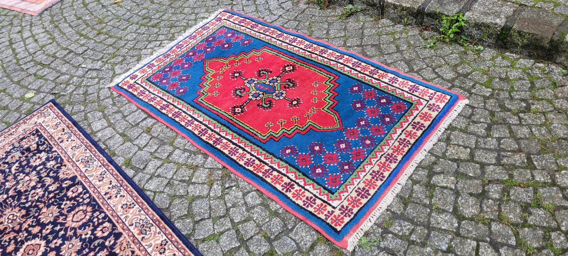 Dywan tunezyjski, czerwony 150x85cm, wełna, Tunezja, lata 60. - 134767