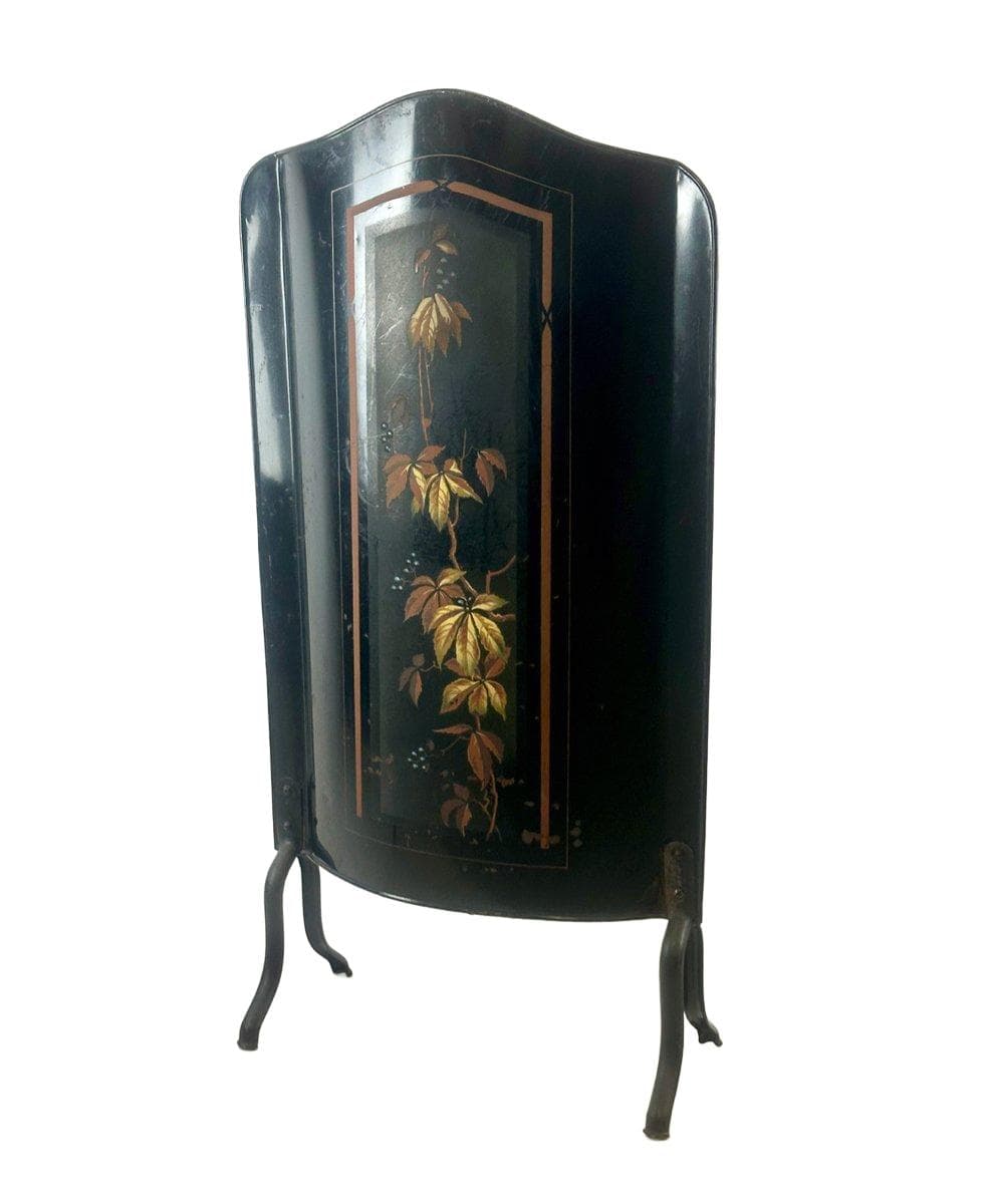 Firescreen Art Nouveau, black, cast iron steel, Germany, 1910s.