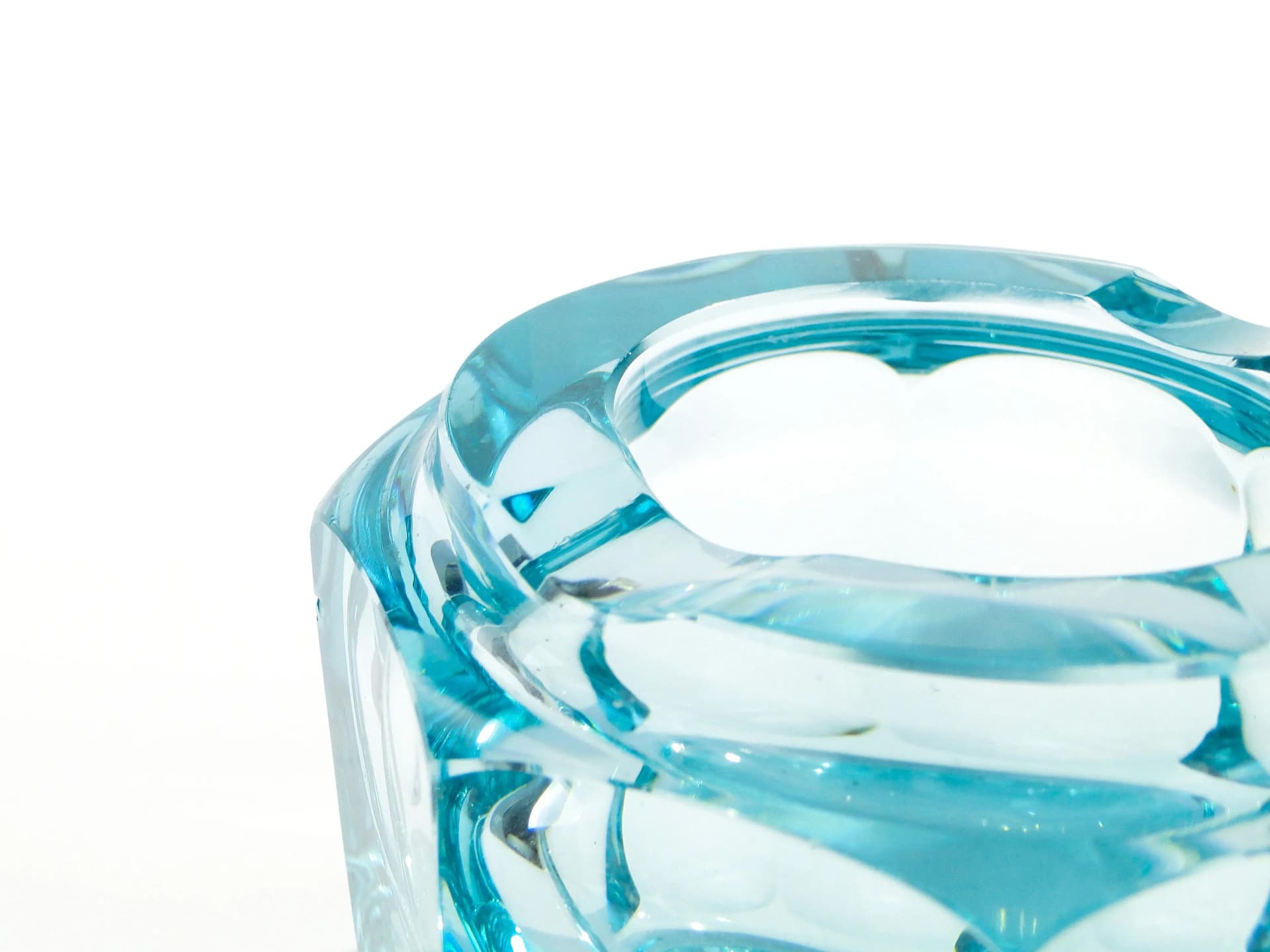 Ashtray Art Deco, turquoise crystal, Moser, Czech Republic, 1930s. - 9230