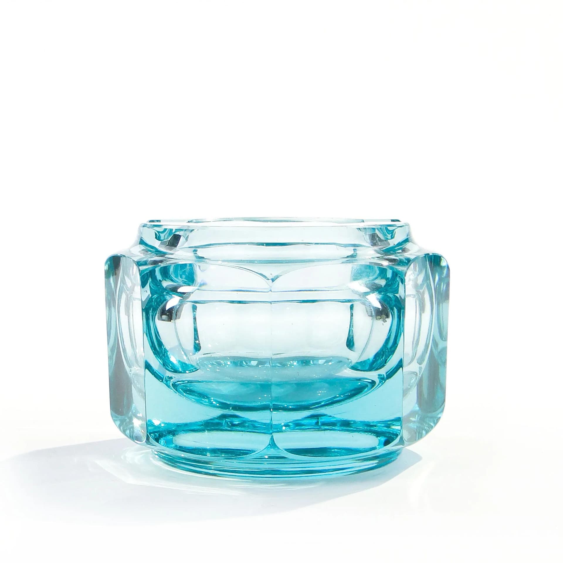 Ashtray Art Deco, turquoise crystal, Moser, Czech Republic, 1930s. - 9228