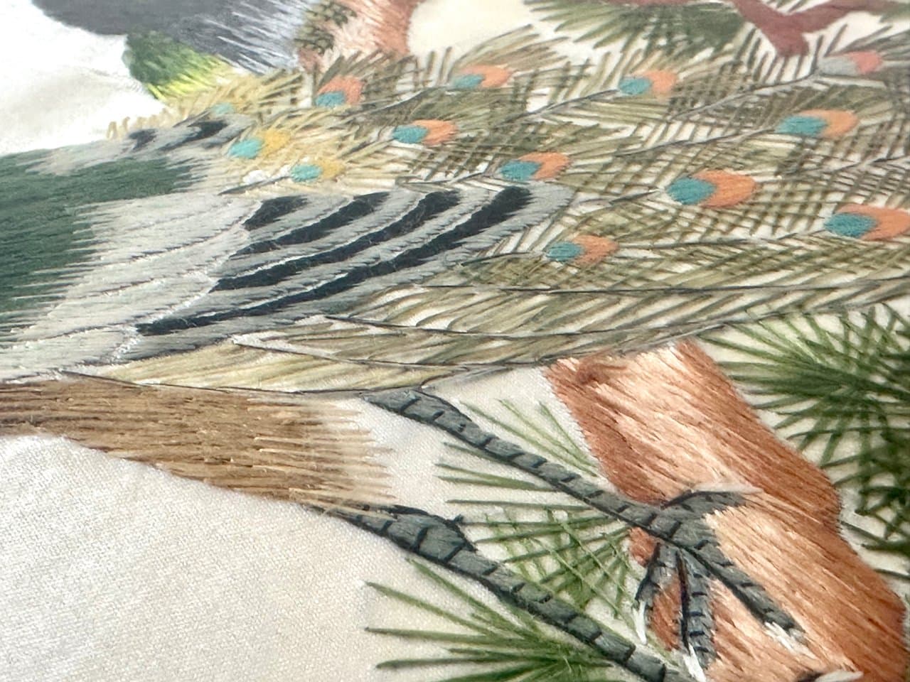 Embroidered artwork, chinoiserie, beige silk, China, 1960s - 151883