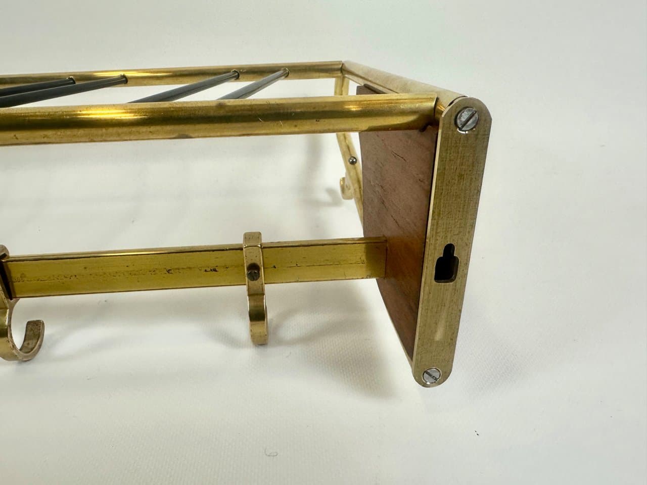 Wieszak stojący, teak ciemnobrązowy, mosiądz złoty, stal czarna, Niemcy, lata 50. - 151949