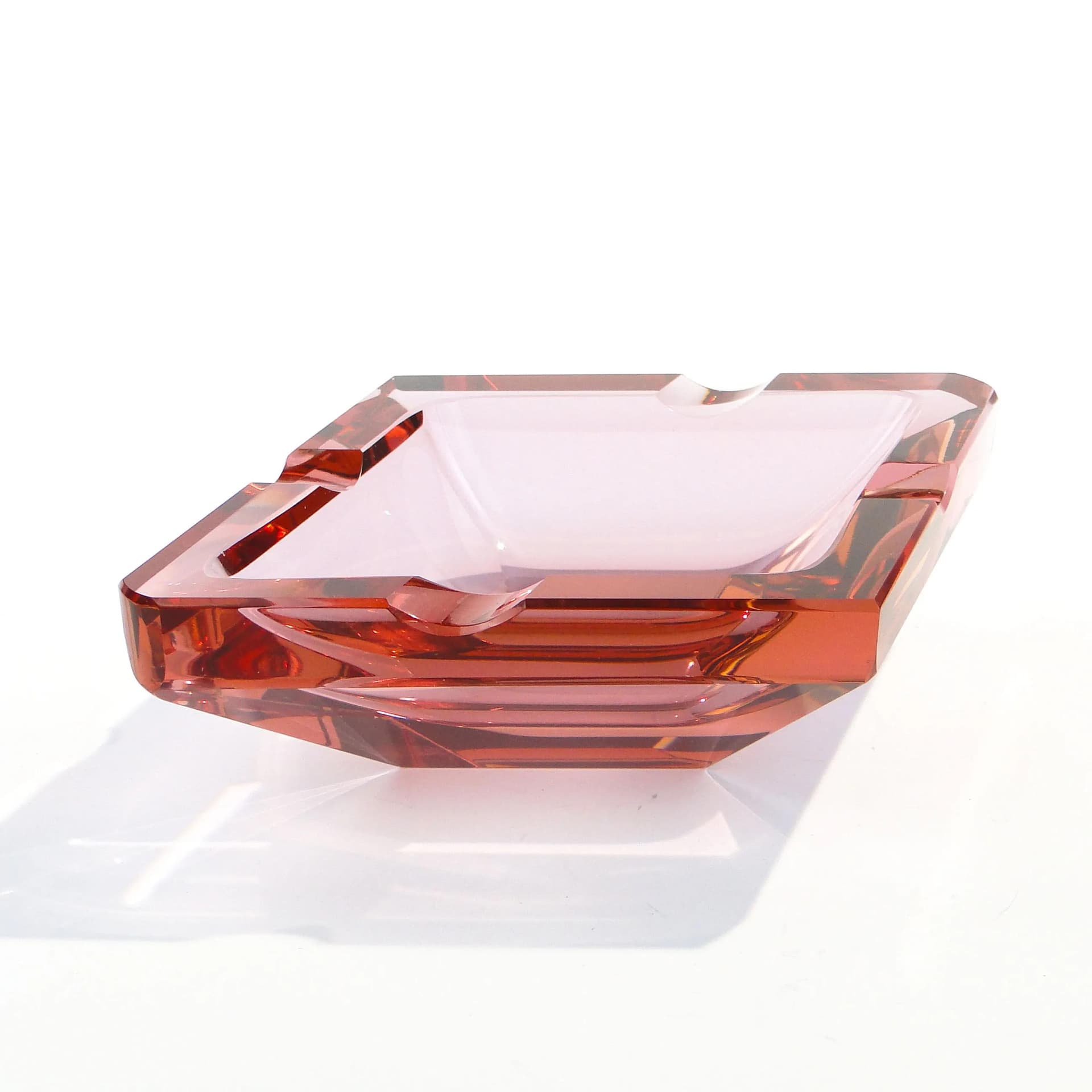 Ashtray Art Deco, raspberry crystal, Moser, Czech Republic, 1930s. - 9203
