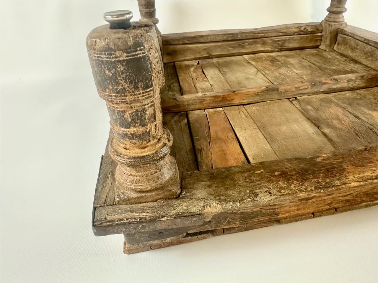 Coffee table, brown wood steel, India, 19th c. - 152000