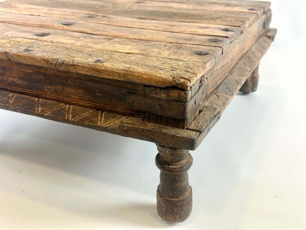 Coffee table, brown wood steel, India, 19th c. - 151994