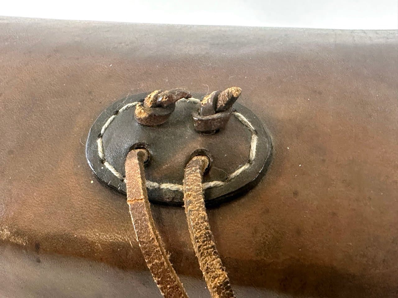 Pudełko na biżuterię, brązowy, skóra naturalna, Polska, lata 80. - 152031