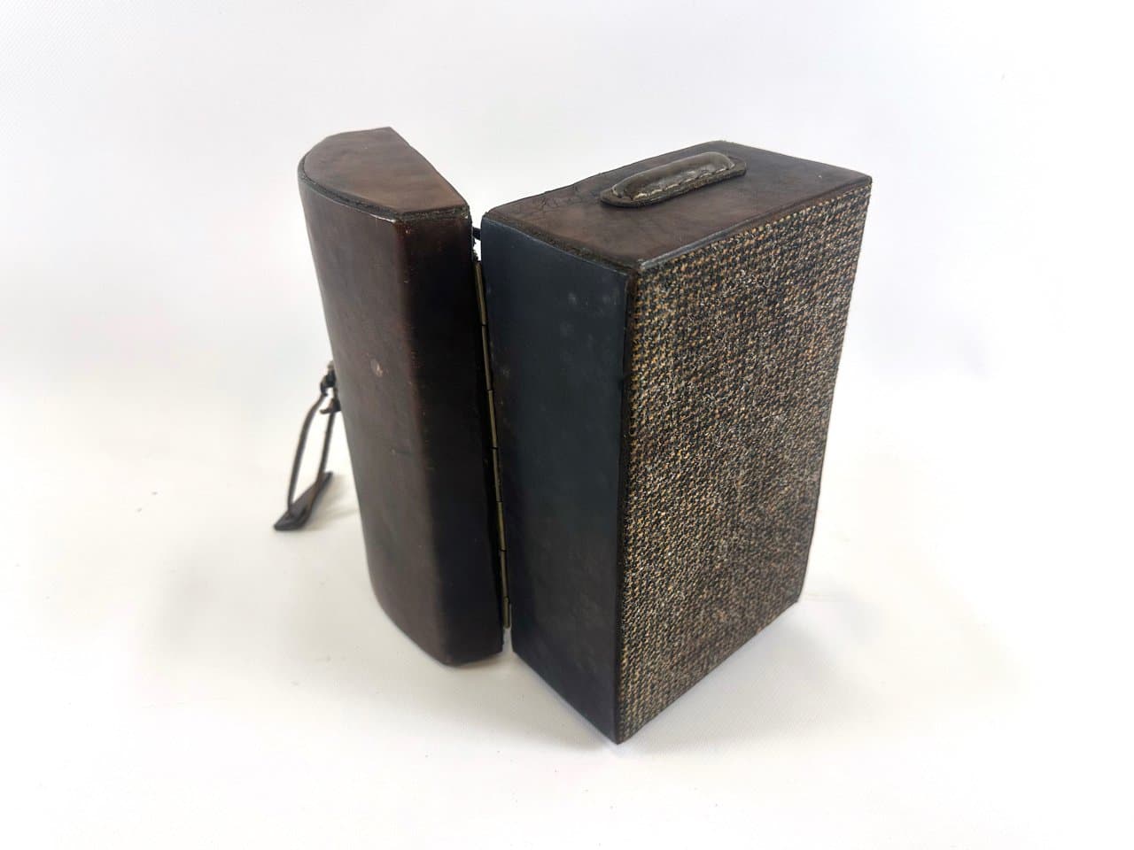 Pudełko na biżuterię, brązowy, skóra naturalna, Polska, lata 80. - 152032