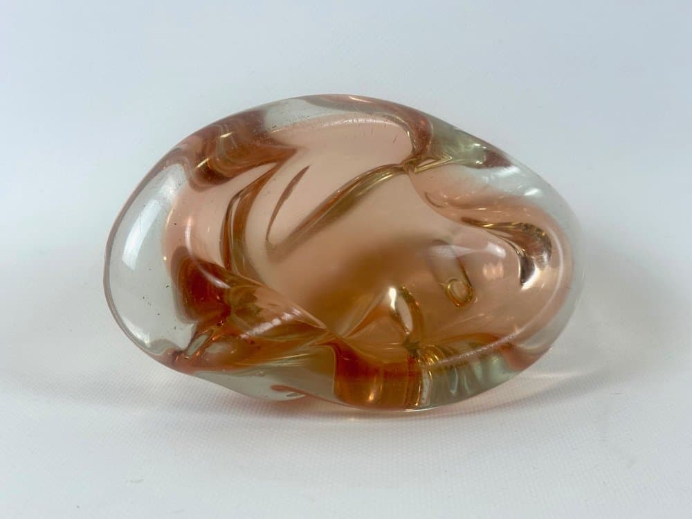 Decorative bowl, pink glass, by J. Hospodka, Czech Republic, 1960s. - 152045