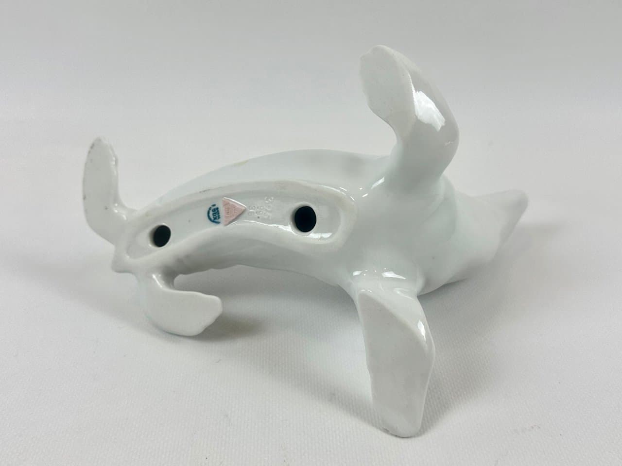 Figurka foka, biały, porcelana, Royal Dux Bohemia, Czechosłowacja, lata 60. - 152234