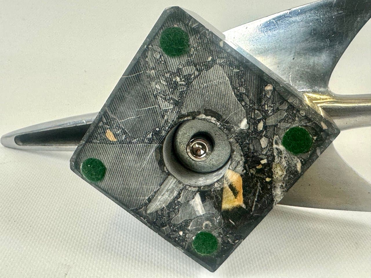 Maskotka samochodowa Art déco Simca Ariane, srebrny, mosiądz niklowany, marmur czarny, Francja, lata 60. - 152379