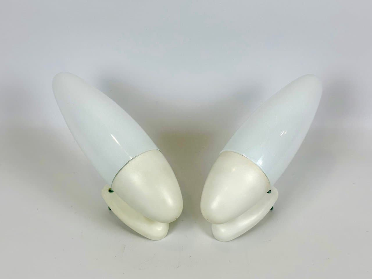 Para kinkietów ściennych Bauhaus Model 13702, kość słoniowa, bakelit, Czechosłowacja, lata 40. - 152563