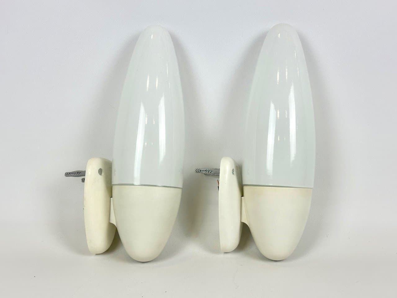 Para kinkietów ściennych Bauhaus Model 13702, kość słoniowa, bakelit, Czechosłowacja, lata 40. - 152561