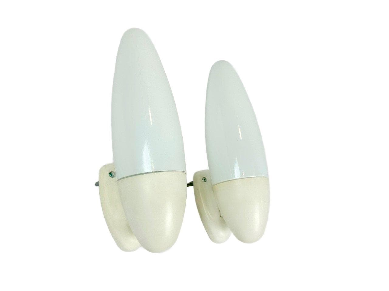 Para kinkietów ściennych Bauhaus Model 13702, kość słoniowa, bakelit, Czechosłowacja, lata 40.