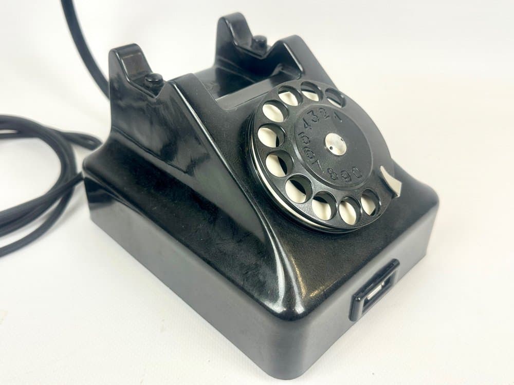 Table lamp, Art Deco Bauhaus, black Bakelite, Poland, 1950s - 152651