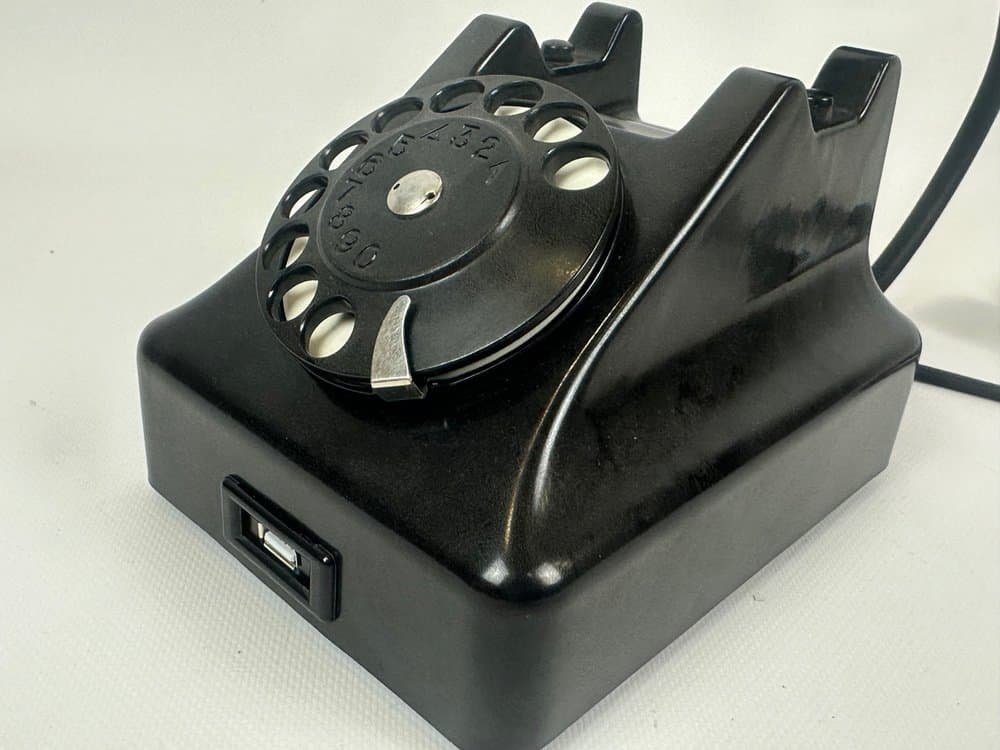 Table lamp, Art Deco Bauhaus, black Bakelite, Poland, 1950s - 152649