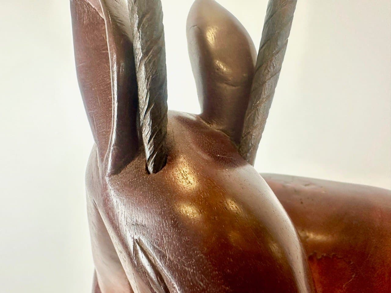 Rzeźba podłogowa antylopa, mahoniowy brąz, mahoń, Kenia, lata 60. - 153072