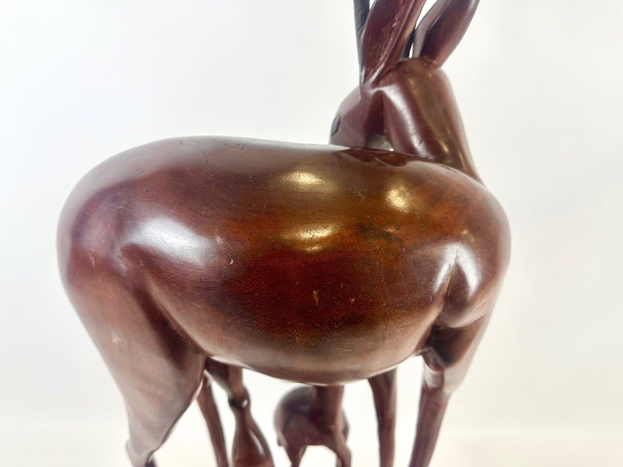 Rzeźba podłogowa antylopa, mahoniowy brąz, mahoń, Kenia, lata 60. - 153068