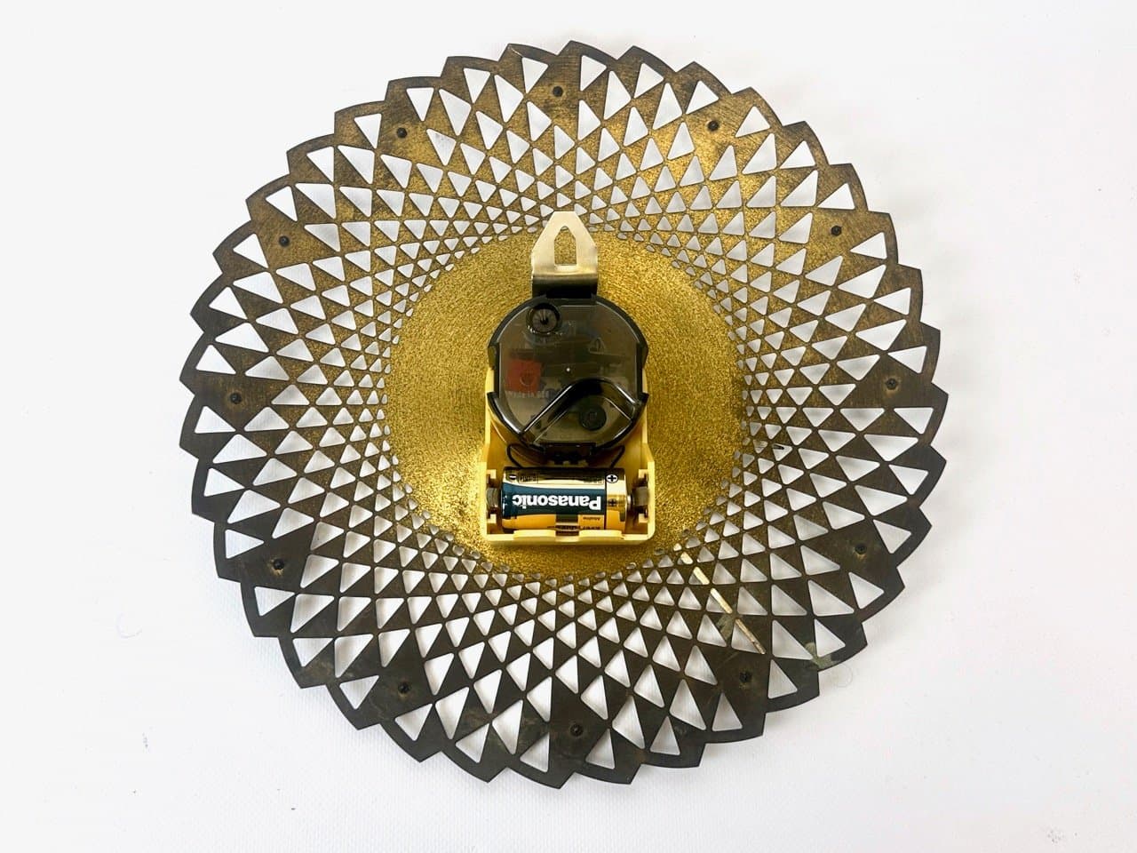 Zegar ścienny, czarny złoty, mosiądz stal, Niemcy, lata 60. - 153086