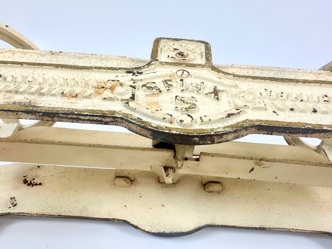 Kitchen Scale Sfinx, Art Nouveau, ivory white cast iron, golden brass, Czech Republic, early 20th c. - 153197