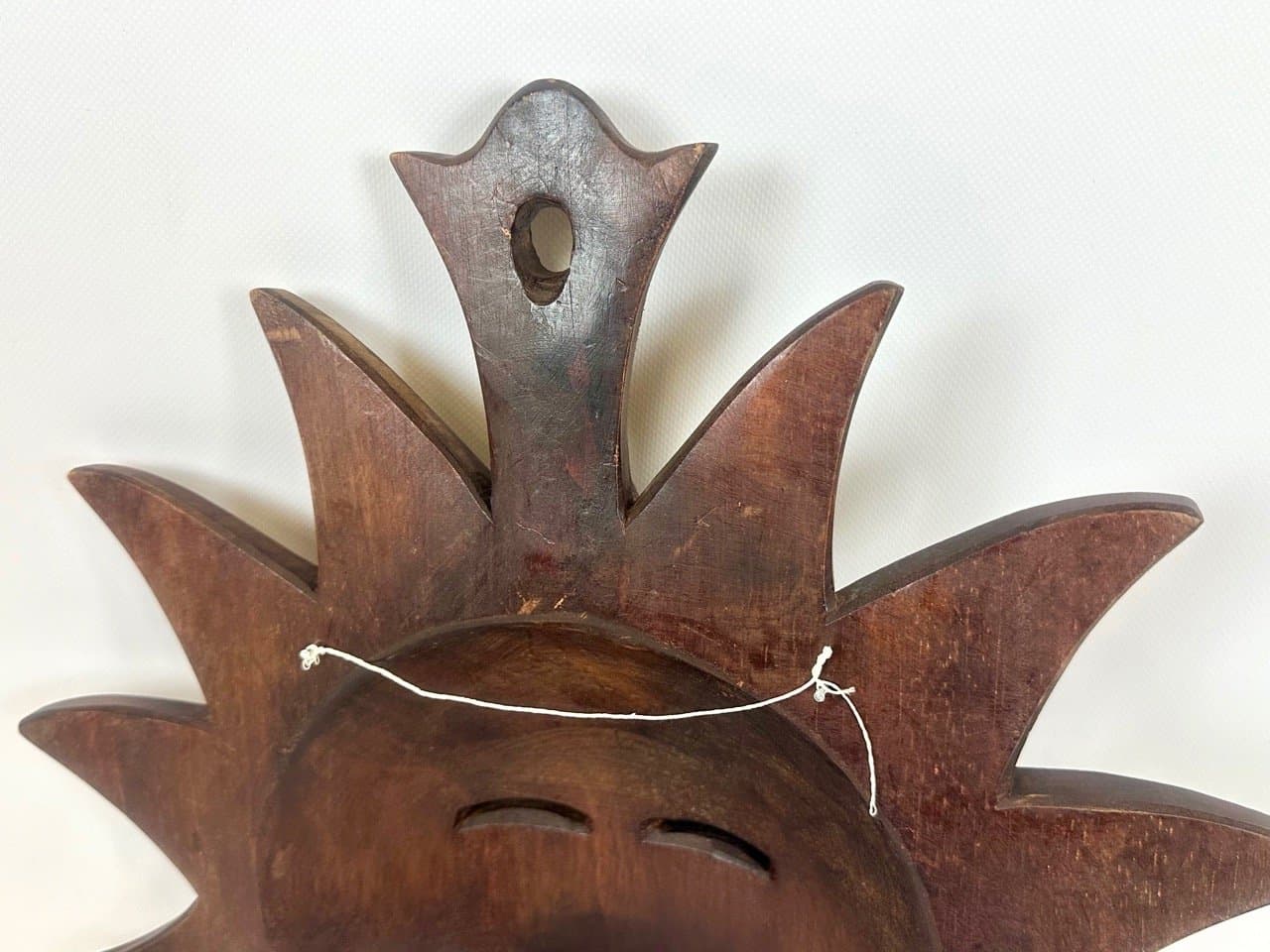 Rzeźba ścienna Słońce, brązowy, orzech, Folk Art, przed 1890 - 153226