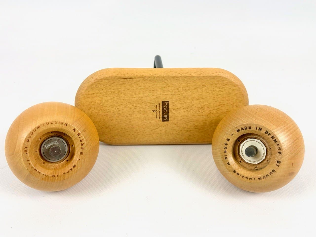 Zestaw młynków Ball Boy, brązowy jasny buk, metal czarny, proj. R. Nissen, C. Jørgensen, Dania, lata 80. - 153288