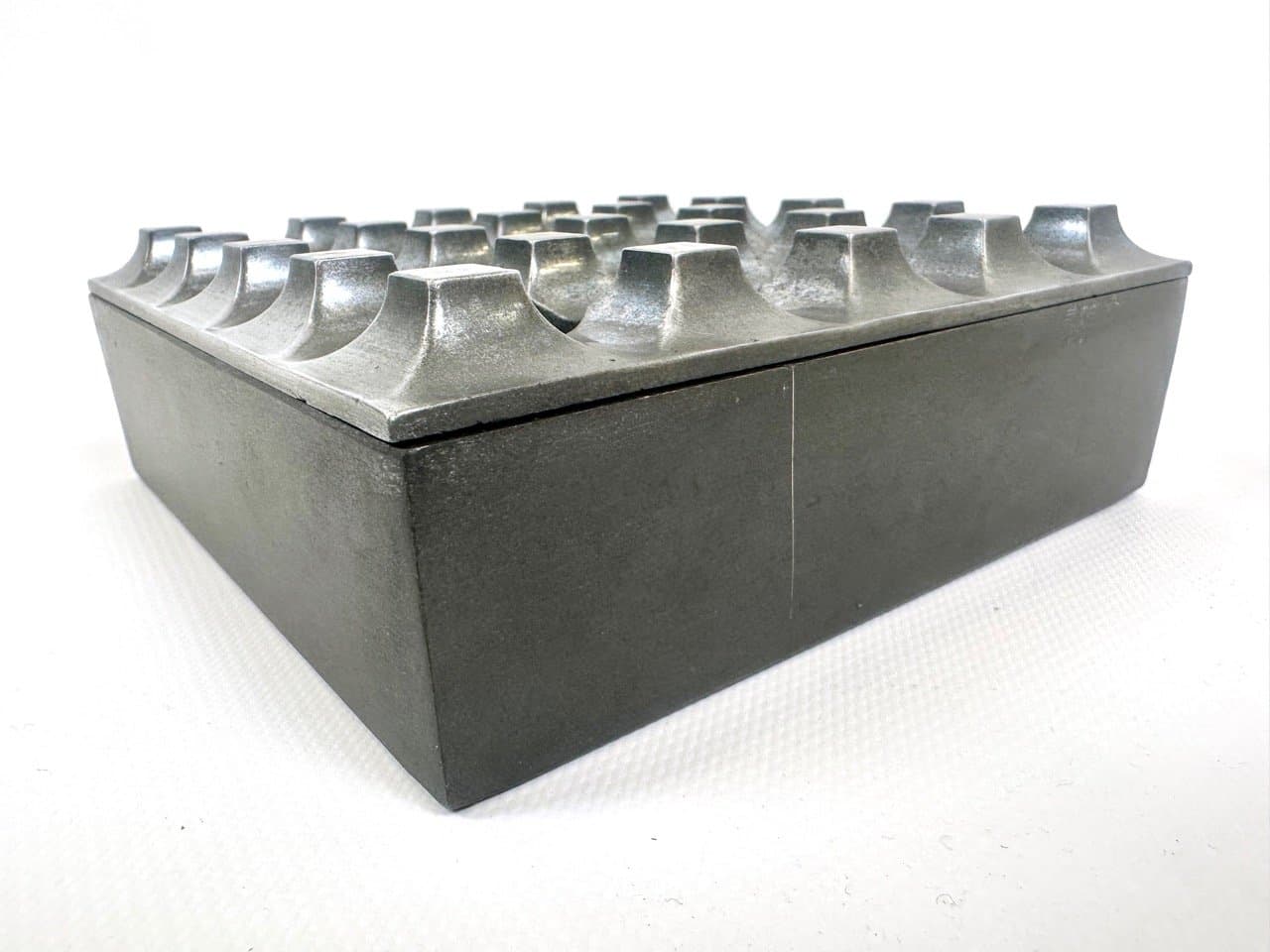 Popielniczka Ultima 15, srebrny, aluminium, proj. H. Bäckström, B. Ljungberg, Dania, lata 60. - 153317