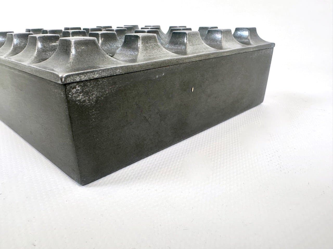 Popielniczka Ultima 15, srebrny, aluminium, proj. H. Bäckström, B. Ljungberg, Dania, lata 60. - 153318