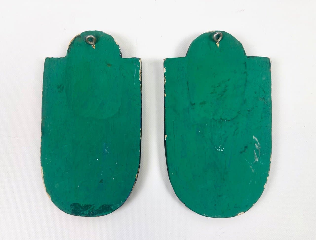 Pair of wall masks, Folk Art, black white red wood, Indonesia, 19th c. - 153339