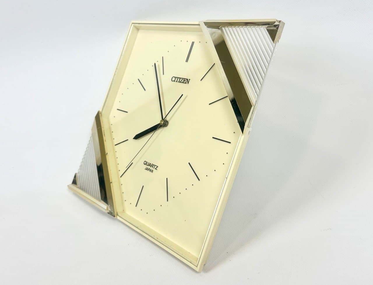 Wall clock Citizen, golden ivory, plastic, Japan, 1980s. - 153358