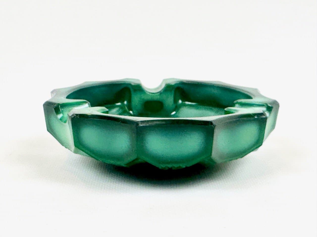 Popielniczka malachitowa, zielony, szkło, Czechy, lata 60. - 153420